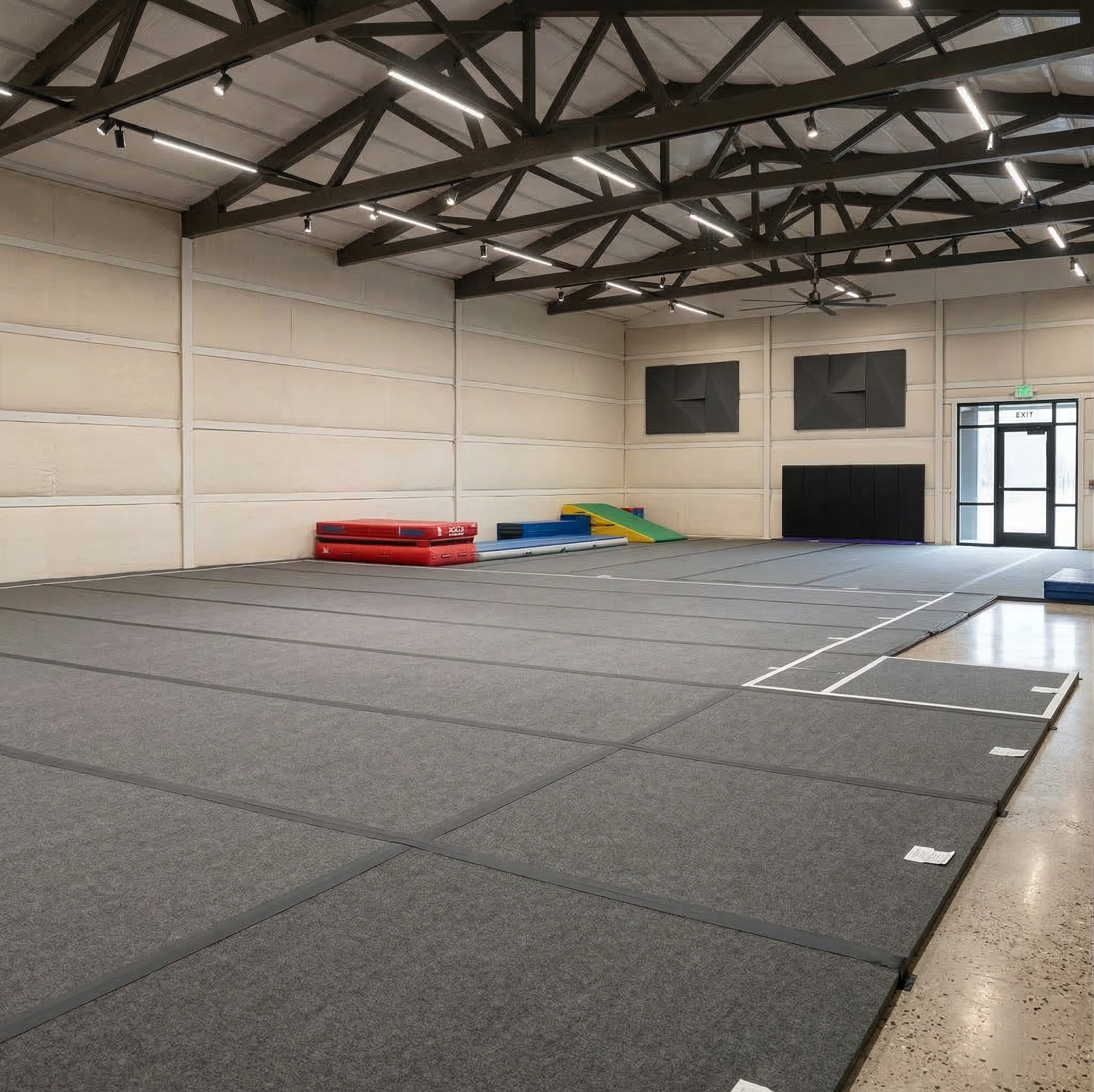 commercial-sport-flooring-installed-in-indoor-training-facility
